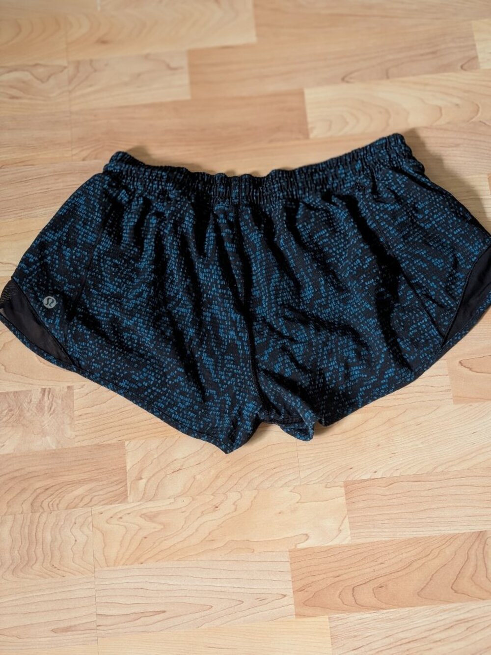 Lululemon shorts size 10 reg